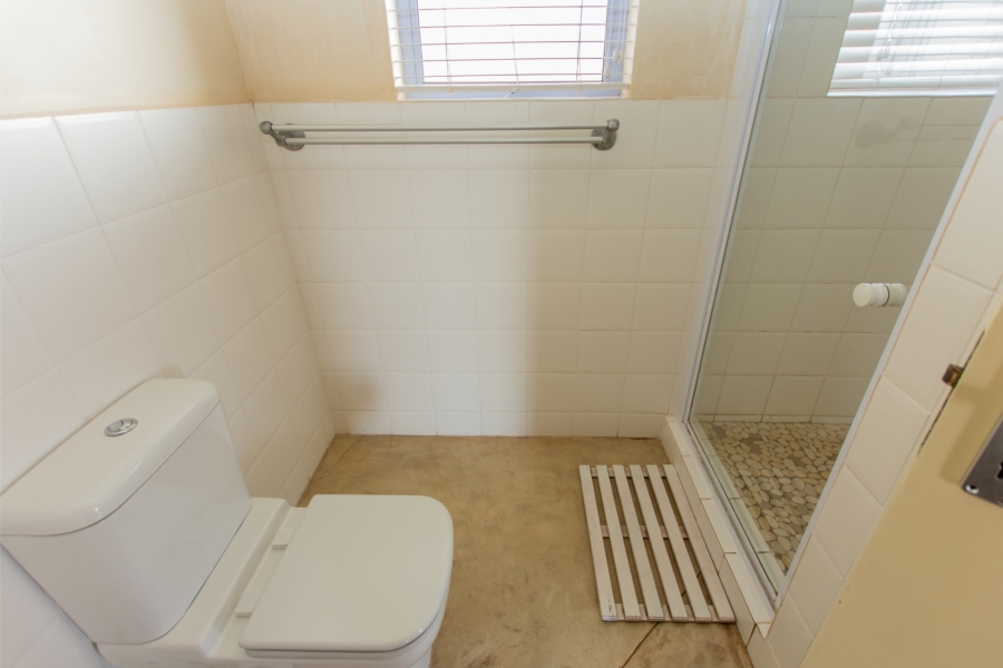 6 Bedroom Property for Sale in Paradise Beach Western Cape
